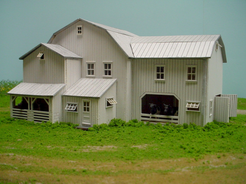 PDM 1050 HO scale One Level Dairy & Hay Barn